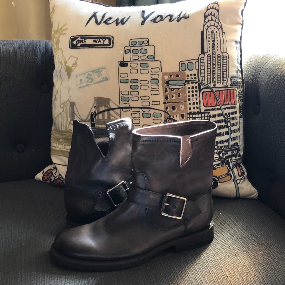 Frye engineer  booties New without tags